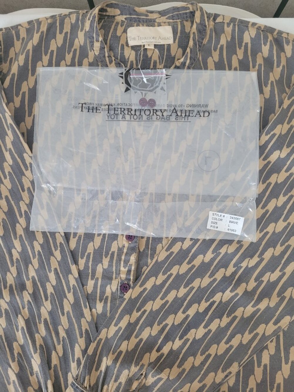 Grey Tan Womens Button Shirt NWT The Territory Ahead Pre-2013 Size L